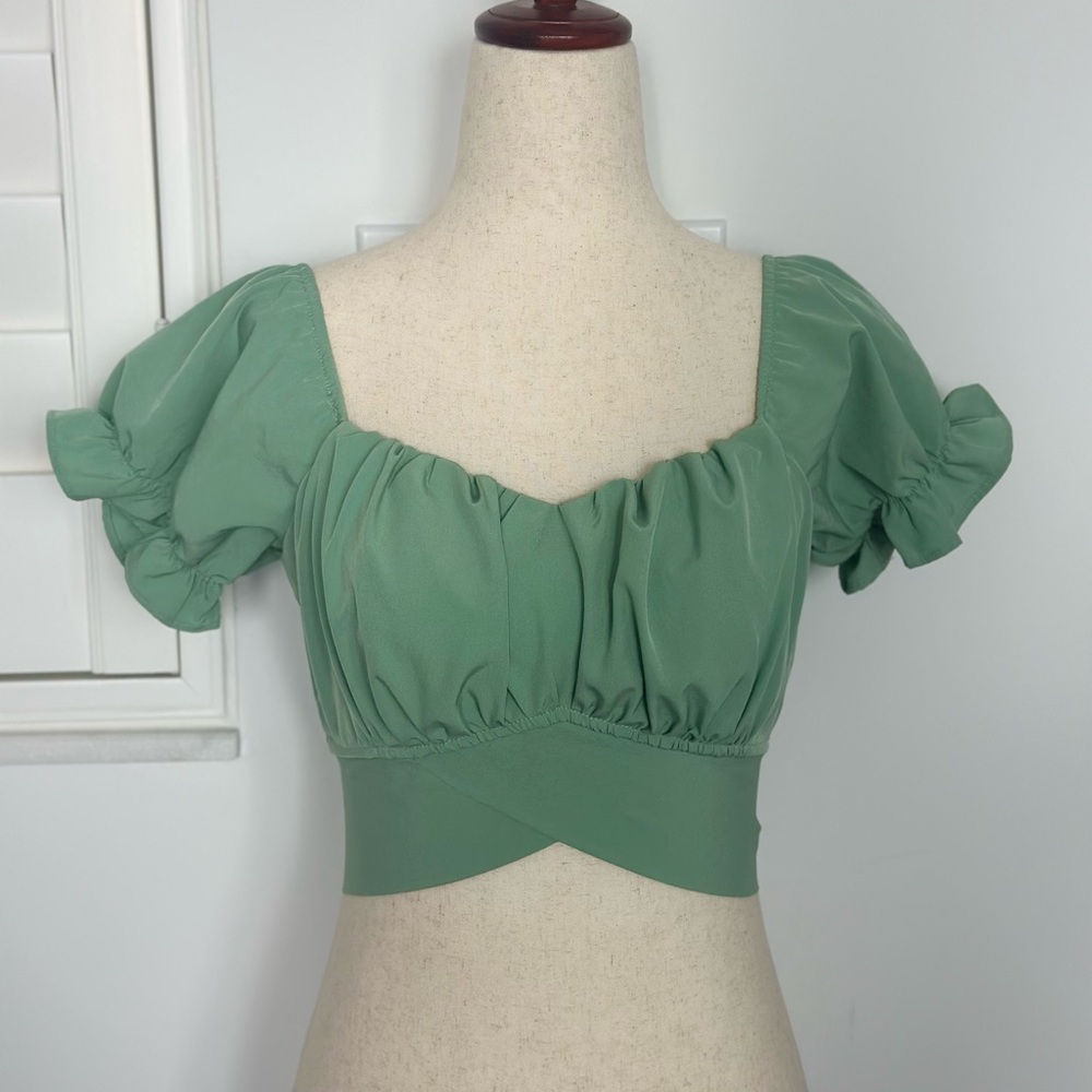 BUNDLE Ruffled Tops - Picture 4 of 7